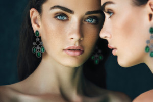 emerald earrings
