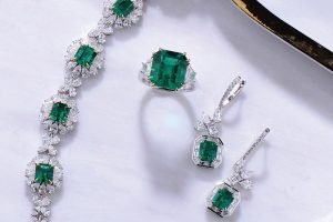 Beautiful emerald jewelry set