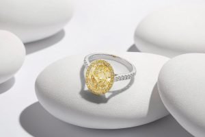 Spectacular yellow diamond ring