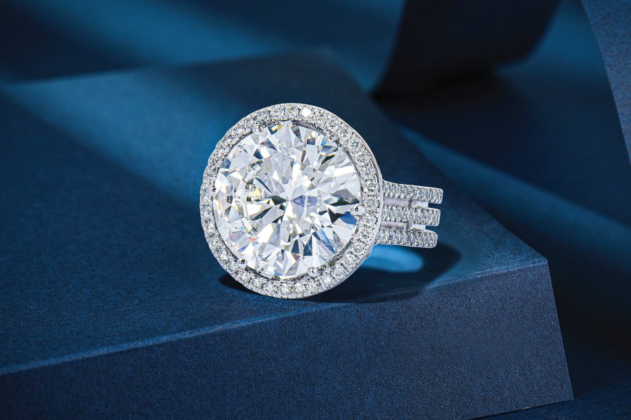 How to Keep Your Diamond Engagement Ring Sparkling